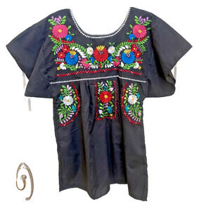 Black Embroidered Floral Mexican Style Blouse Shirt Top Medium